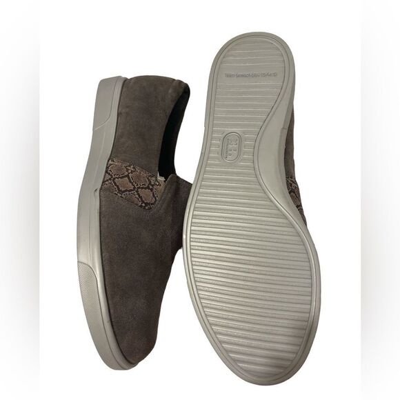 ✔️Munro Shoes Randie Suede Slip-On Sneaker Ash Gray - Women
9.5 - Picture 2 of 5